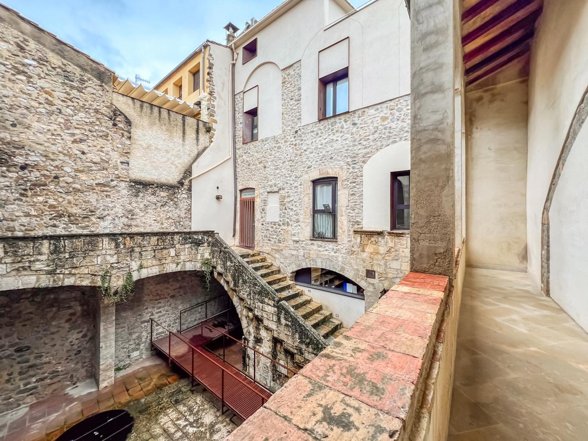 Can Cintet 1 Apartamento En La Plaza De Besalu Exterior photo